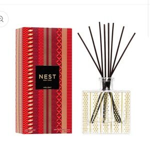 NEST Fragrances Red and Gold Reed Diffuser